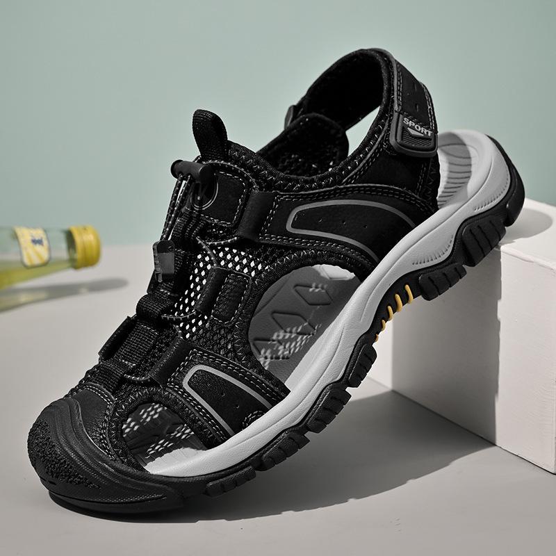 

New large size men s sandals breathable soft-soled bag head shoes anti-collision and wear-resistant beach men s shoes Velcro dual-purpose 38 чорний
