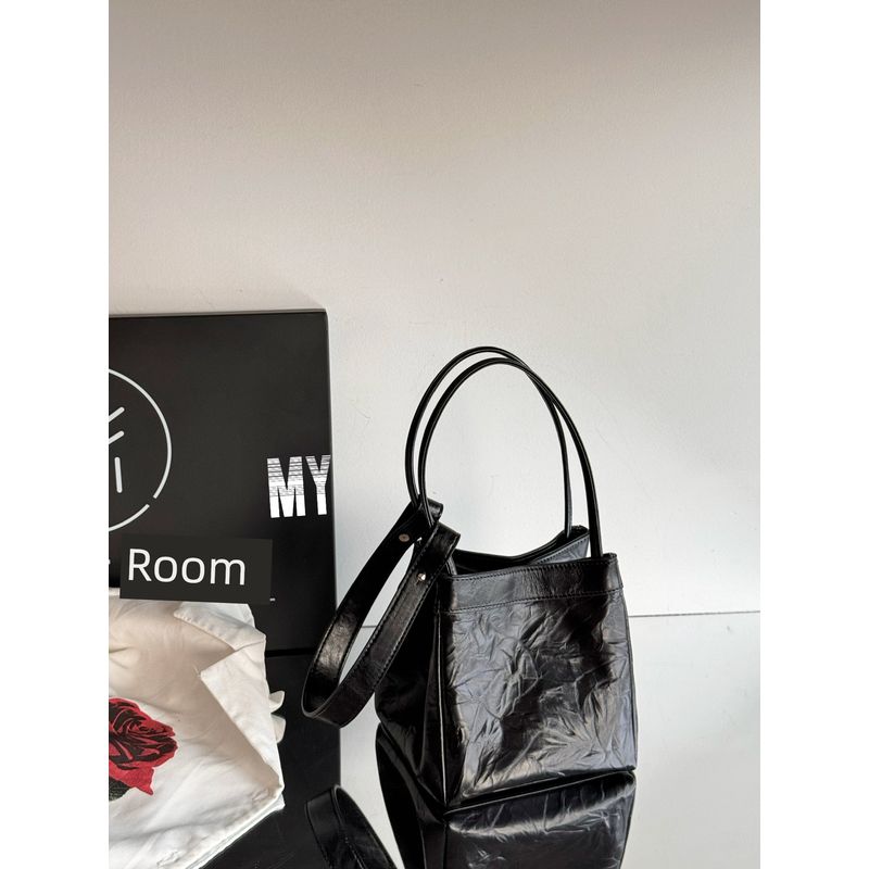 

Vegetable Basket First Layer Cowhide Crossbody Shoulder Small Square Bag Black