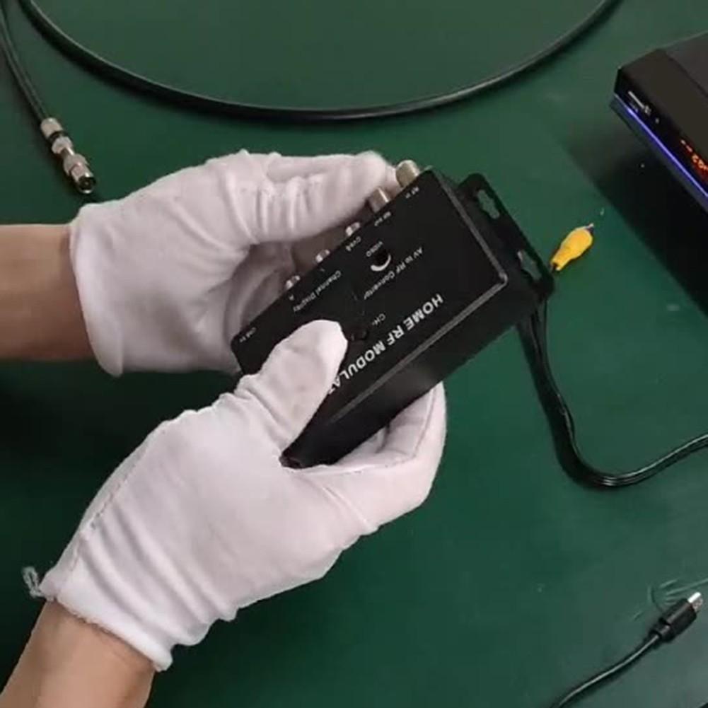 M60 Small AV to RF Modulator Portable Household TV Modulator Black AV to RF Converter 104x58x24mm