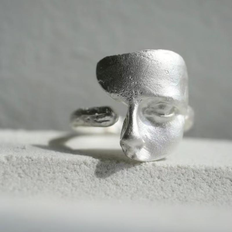 Trendy European American Style Open Mouth Face Mask Finger Ring for Women Adjustable Open Mouth