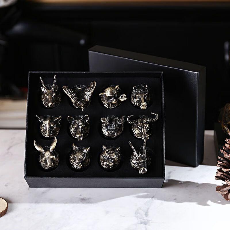 Chiński Zodiak Zestaw Szklanych Karafek Baijiu