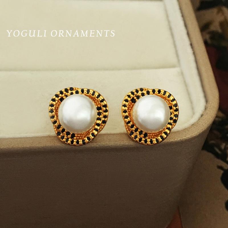 Premium Sense Light Luxury Spring and Summer Earrings Necklace Temperament Retro Earrings Trendy Niche Jewelry