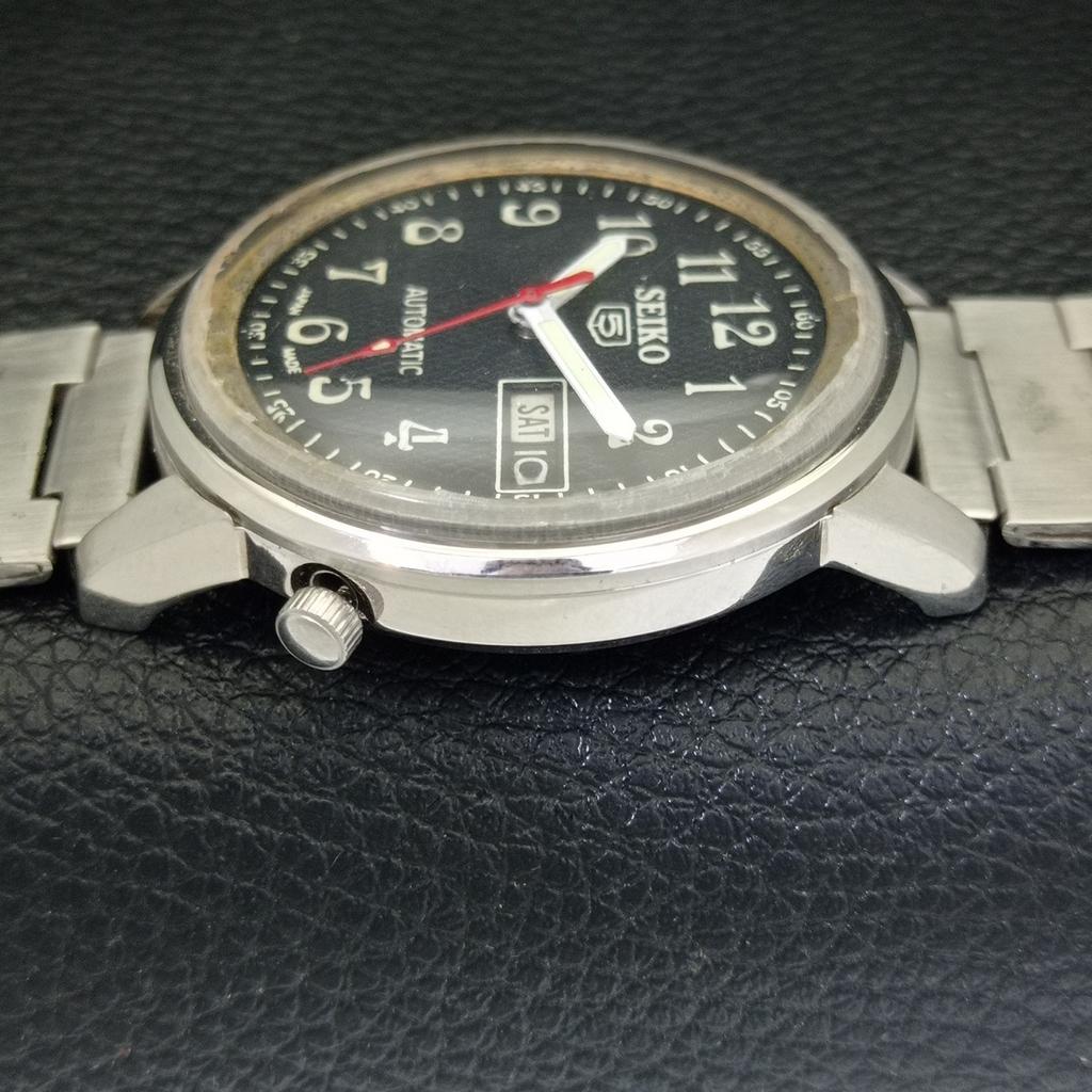 GENUINE VINTAGE SEIKO 5 AUTOMATIC JAPAN MENS BLACK COLOR DIAL WATCH a702411-5 R124-a702411