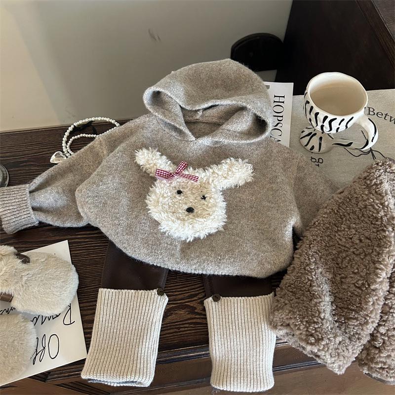 

2024 Winter Korean Style Girls’ Lambswool Coat & Cartoon Hooded Sweater Set 90 cm