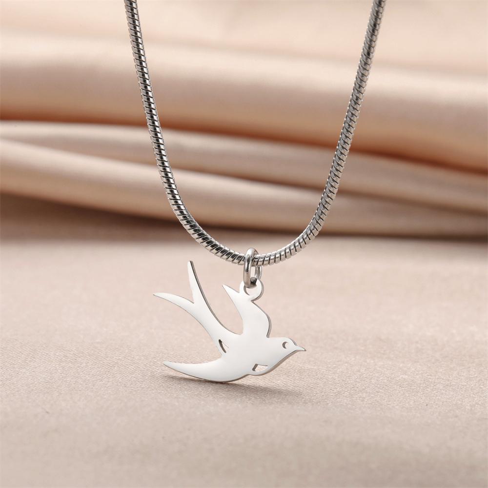 My Shape Swallow Pendent Necklace Stainless Steel Choker Swallow-Tailed Kite Bird Animal Charms Chain Women Jewelry Flying Birds