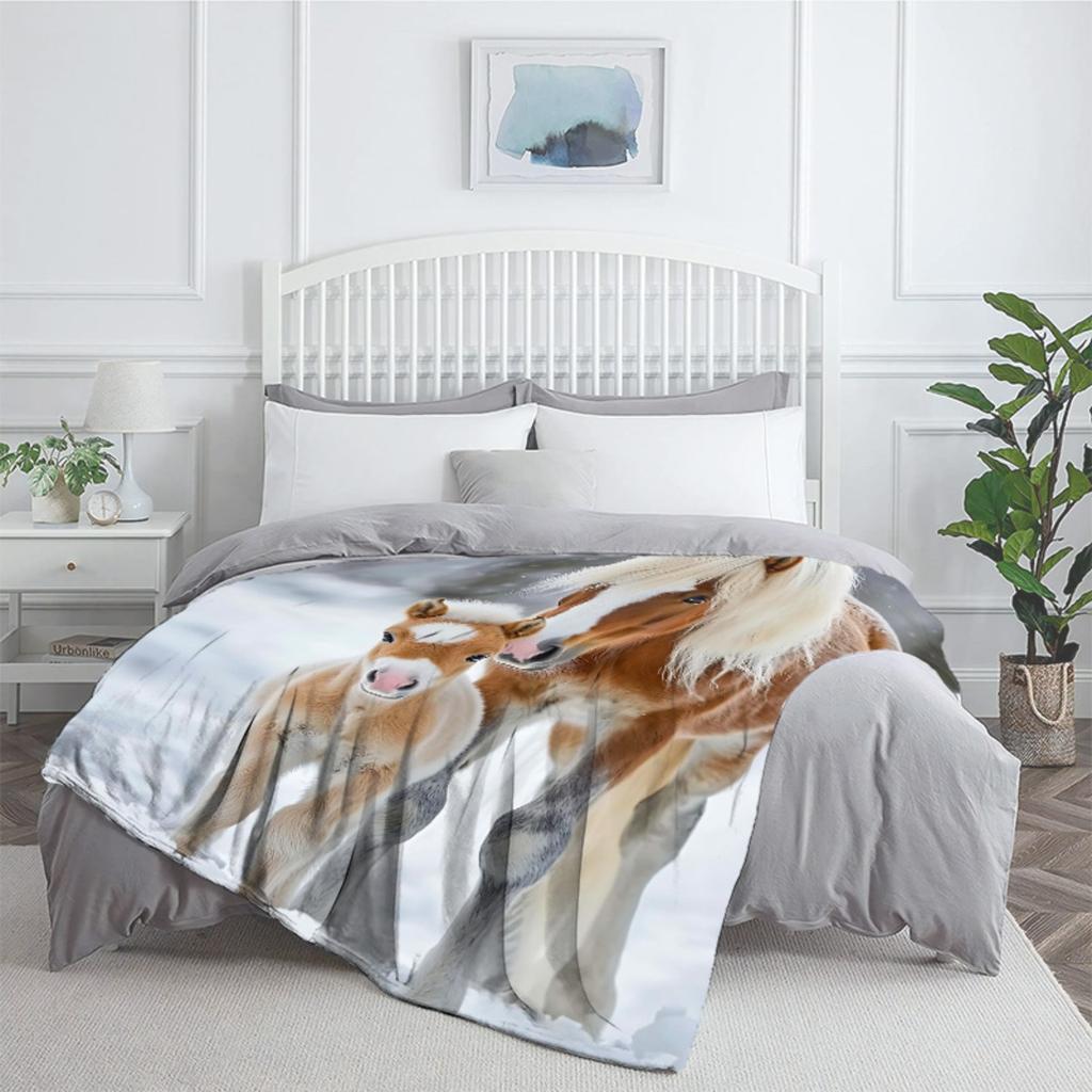 Pferd und Fohlen im Schnee Wintertier Fleece-Decke Mutter und Fohlen Pferd Liebe Thema Weiche Gemütliche Überwurfdecke für Zuhause Schlafzimmer Dekoration
