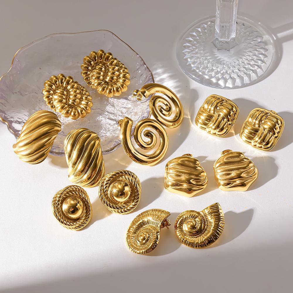 European and American stainless steel twist texture spiral conch stud earrings women's plated 18k gold waterproof earrings light luxury high sense