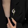 New French Brooch for Women with High-end and Elegant Style, Trendy and Exquisite Suit Pin Accessory