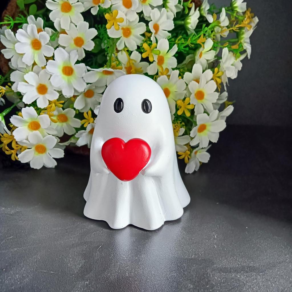 Halloween ghost statue resin ornament home decoration white ghost holding red heart figurine height 9cm width 7.3cm