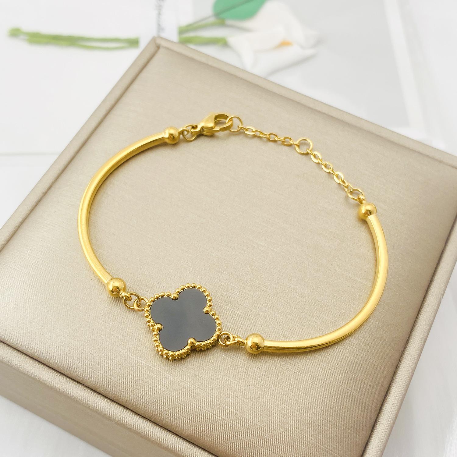 

Модный браслет премиум-класса 15 мм с одним цветком и четырехлистным клевером, простой женский титановый браслет