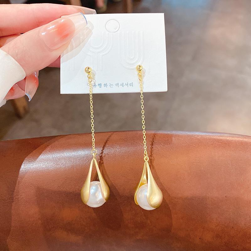 Korean Long Dangle Imitation Pearl Drop Earrings for Women Wedding Party Vintage Golden Plated Statement Jewelry