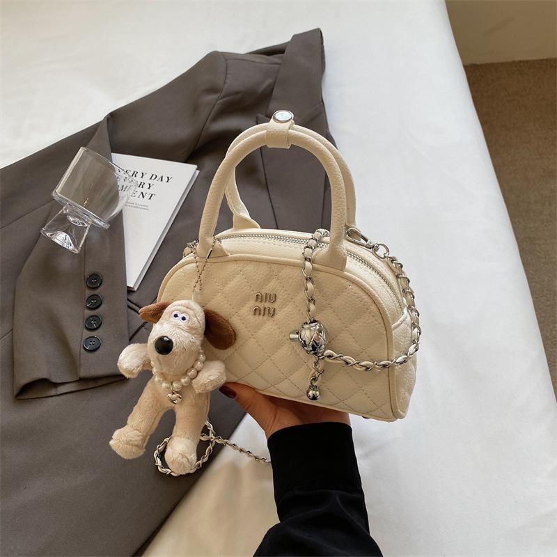 

Стеганая и вышитая маленькая сумка, новый стиль для женщин. Популярная и модная. Универсальная сумка через плечо с цепочкой.