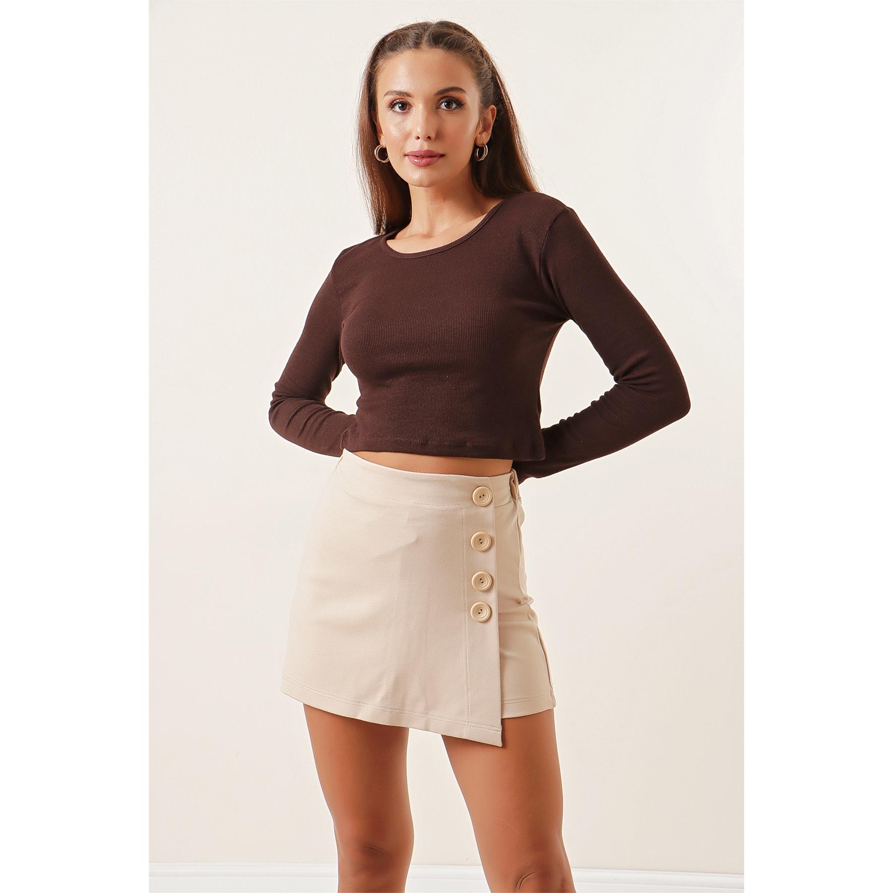 

Короткая юбка с пуговицами