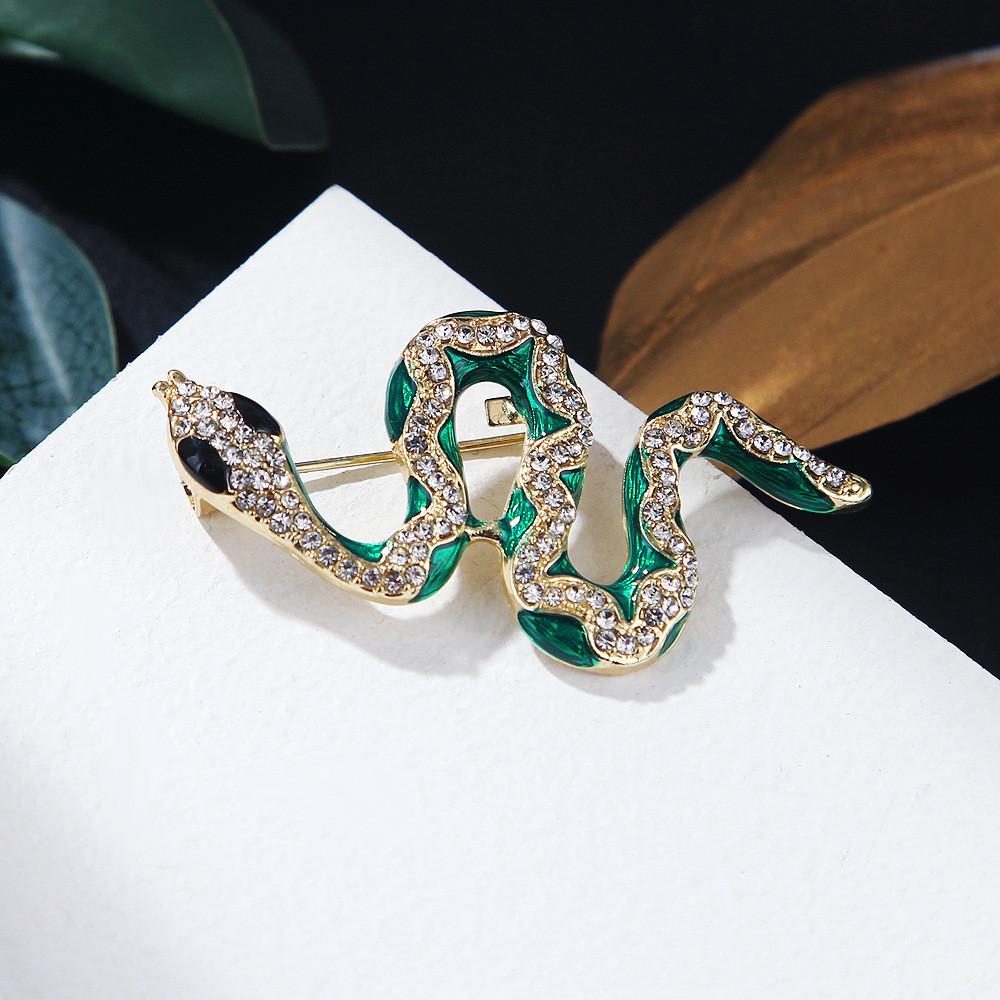 Animal Snake Brooch Pin With Electroplated Alloy Decorative Accessory For Men Women