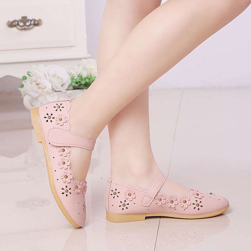New spring girls hollow flower princess shoes soft sole baby shoes Korean version small leather shoes single shoes dance shoes