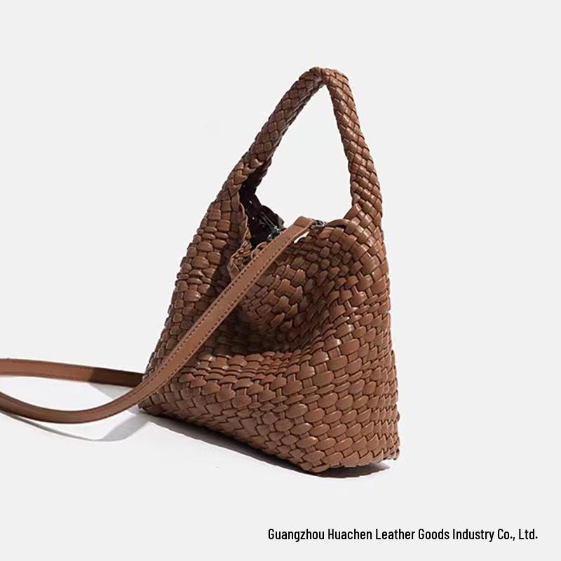 2024 Korean-Style Woven Women's Bag: Fashionable, Large-Capacity, Cross-Border Design for Everyday Use