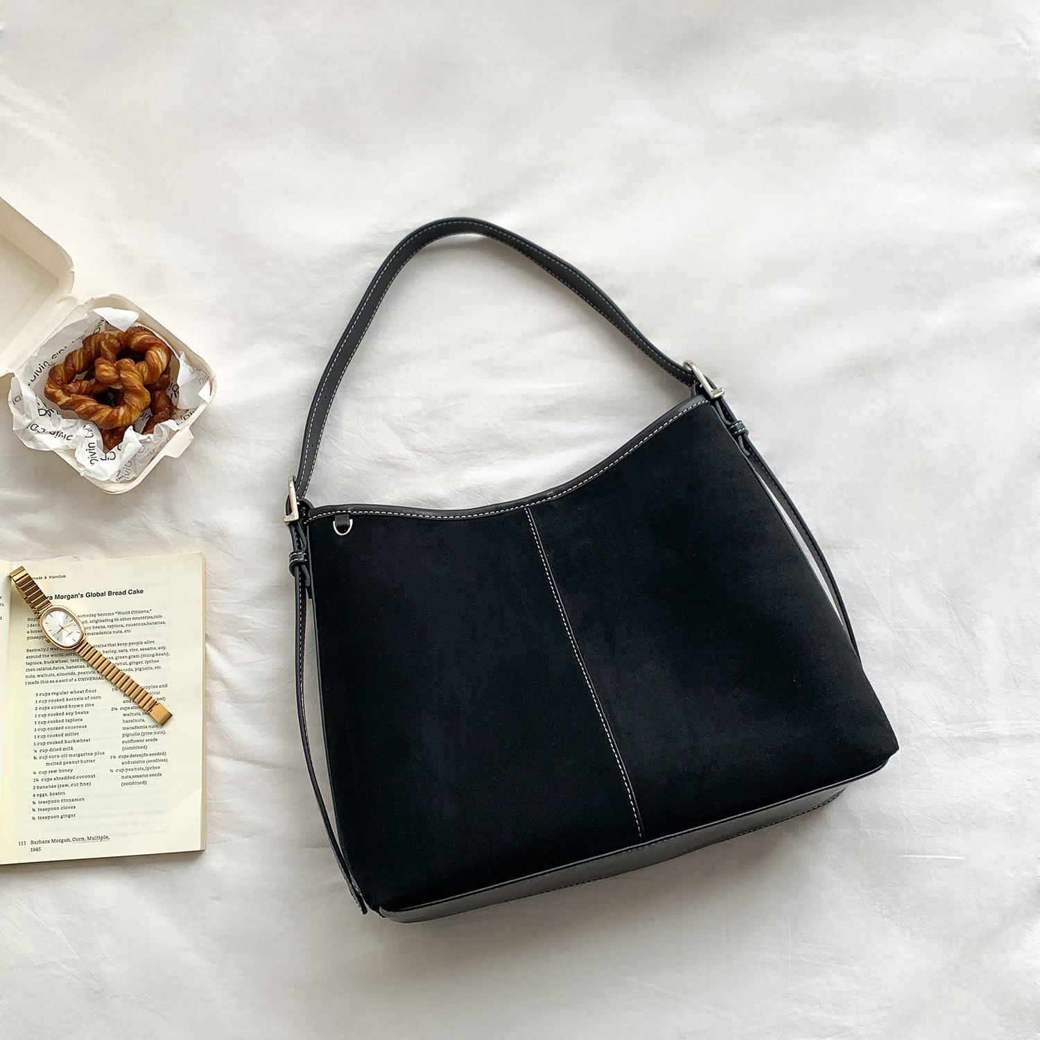 

Autumn and Winter New Ins Wind Grinding Sand Velvet Large Capacity Tote Bag Meilad Retro Versatile Commuter Handheld Underarm Bag чёрный