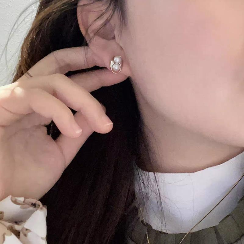 Pearl Earrings Women's High-end Earrings Ear Jewelry High-end Stud Earrings Niche Design Light Luxury