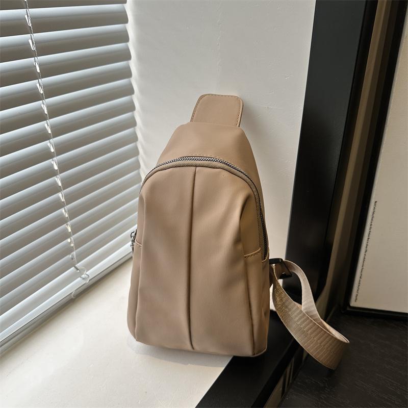 

Autumn and winter popular breast bag women s 2025 new trendy niche design fanny pack high-end single shoulder fashion versatile messenger bag хакі