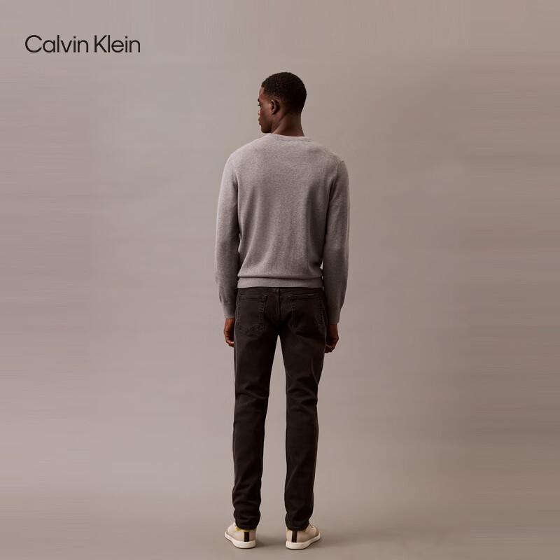 Calvin Klein Men s Classic Tapered Jeans 30