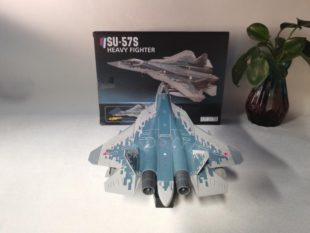 1/100 Scale SU57 Fighter Airplane Model ABS Diecast Aircraft Su-57 Plane Model Toy For Collection Modern Educational Toys Build