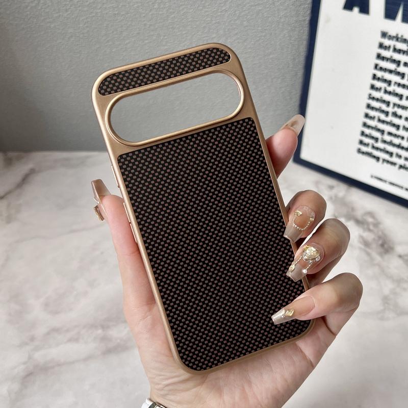 

Роскошный чехол с текстурой из углеродного волокна для Google Pixel 9 Pro XL 9 9 Pro, жесткий противоударный чехол из ПК с мягким краем и однотонным цветным чехлом для телефона Google Pixel 9 коричневый