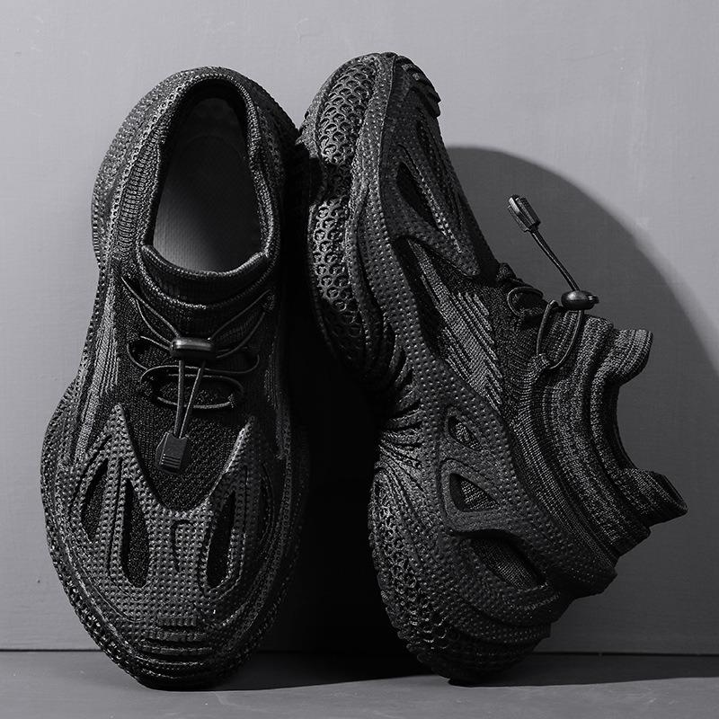 The New Men's Shoes for The Summer and Autumn of 2025 Feature Breathable Mesh and Personalized, Trendy Flying Woven Shoes
