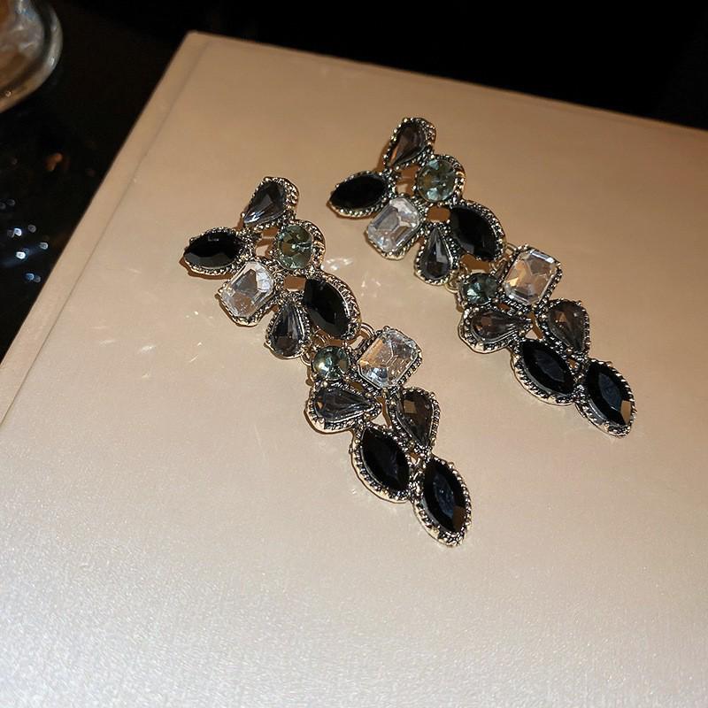 Vintage Rhinestone Flower Heart Necklace - Elegant Retro Clavicle Chain, Light Luxury Style