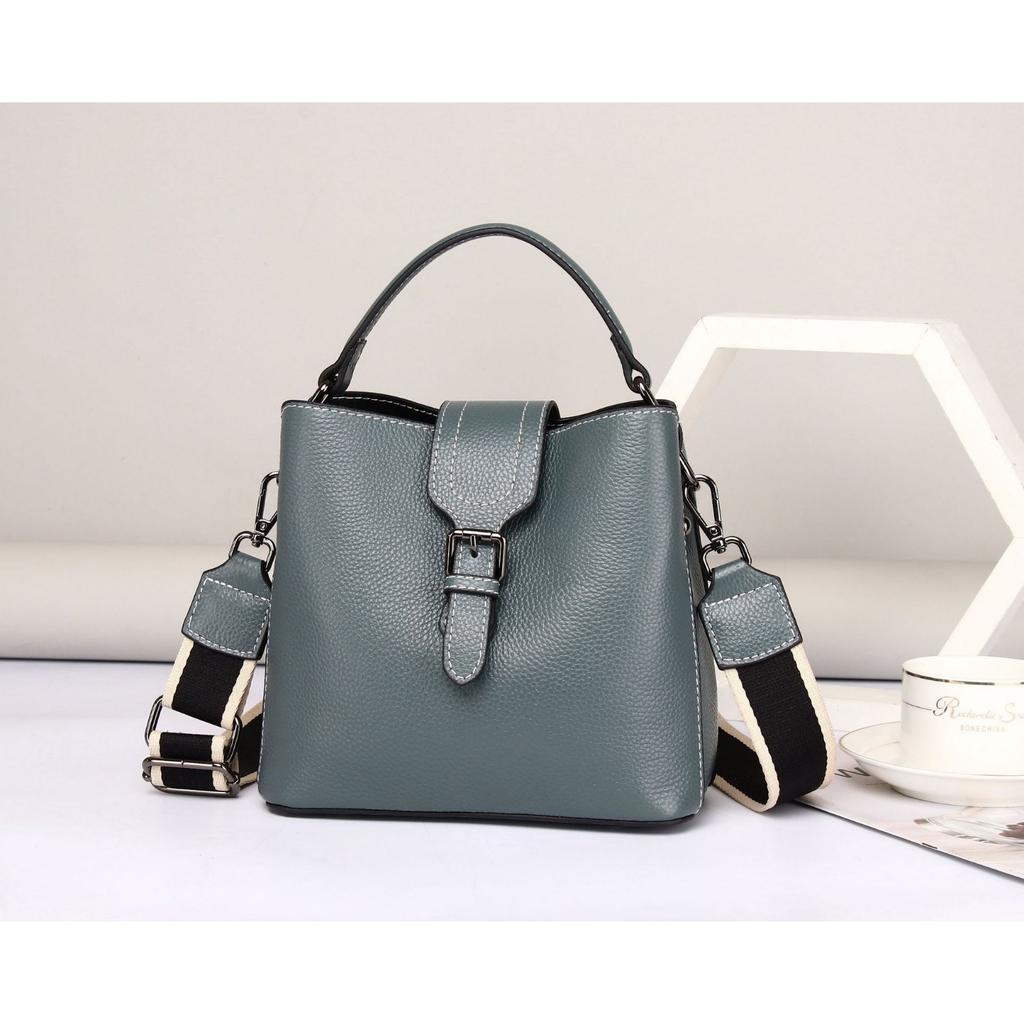 Cowhide Women's Bag Single Shoulder Crossbody Women's Bag Bucket Bag Design Fashionable Large Capacity