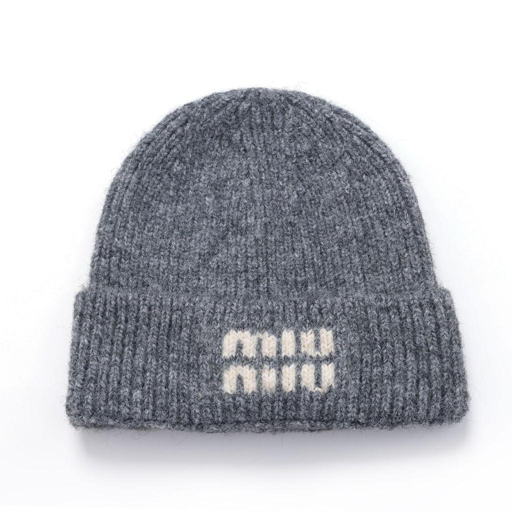 Miu Prémiová podzimní/zimní vyšívaná vlněná čepice s ochranou uší