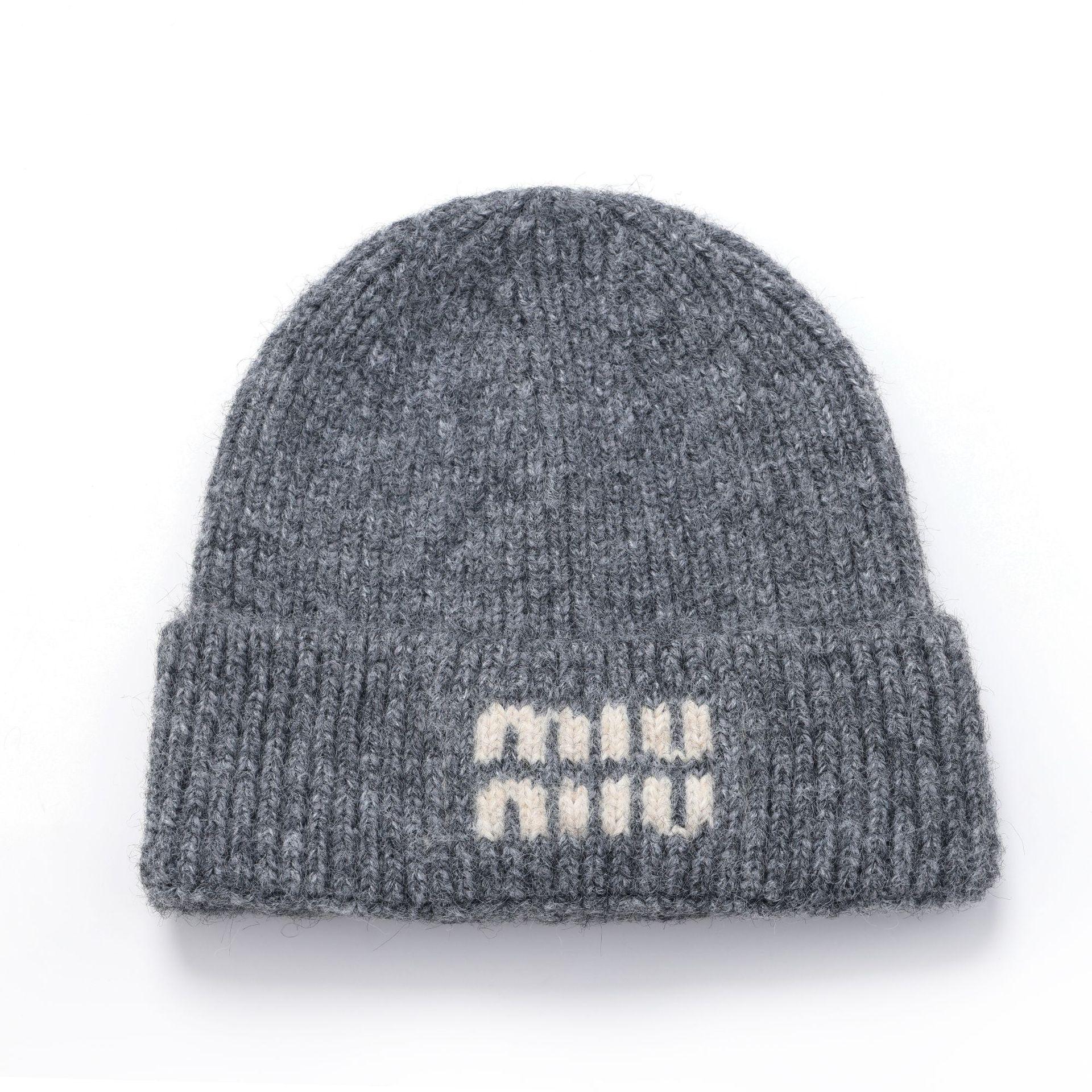 

Miu Преміальна Осіння/Зимова Вишита Вовняна Шапка-Біні із Захистом Вух L (58-60cm)