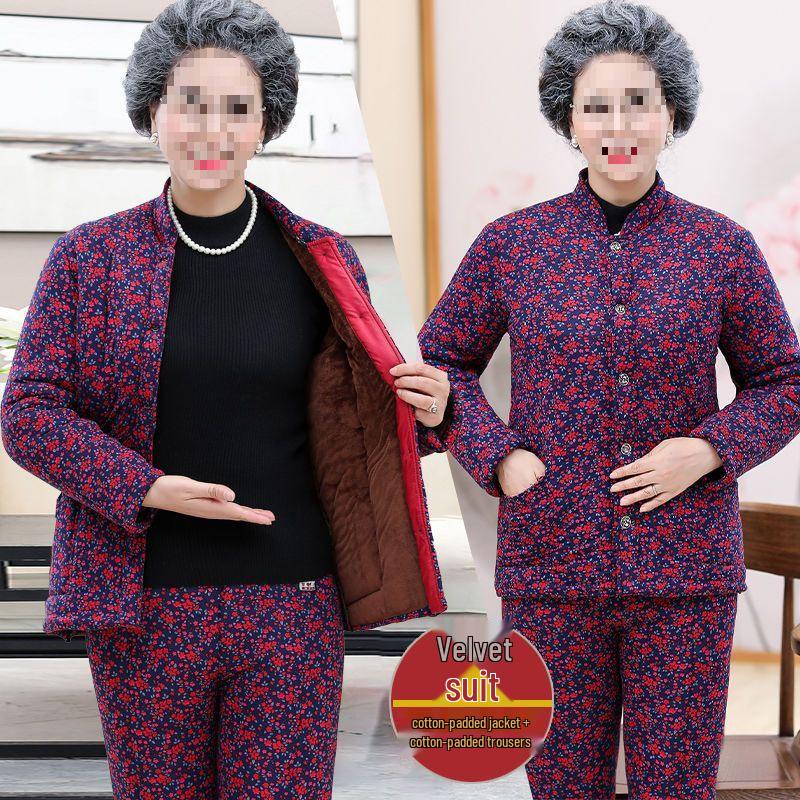 Omas kuscheliges, fleecegefüttertes Winterset: dicke, baumwollgepolsterte Jacke und Hose für Frauen mittleren Alters und Senioren.
