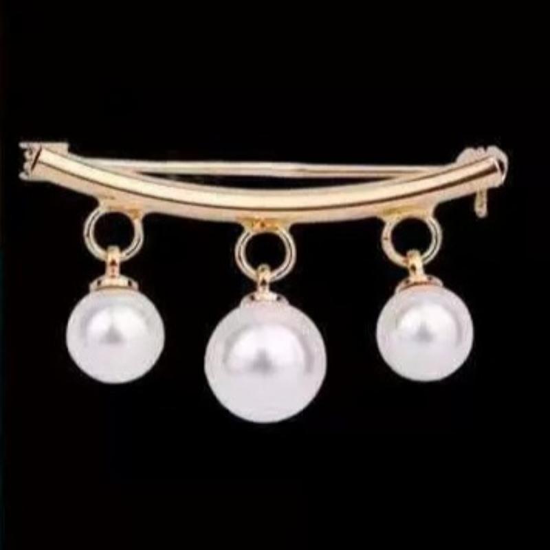 

Brooch with Imitation Pearls чёрный