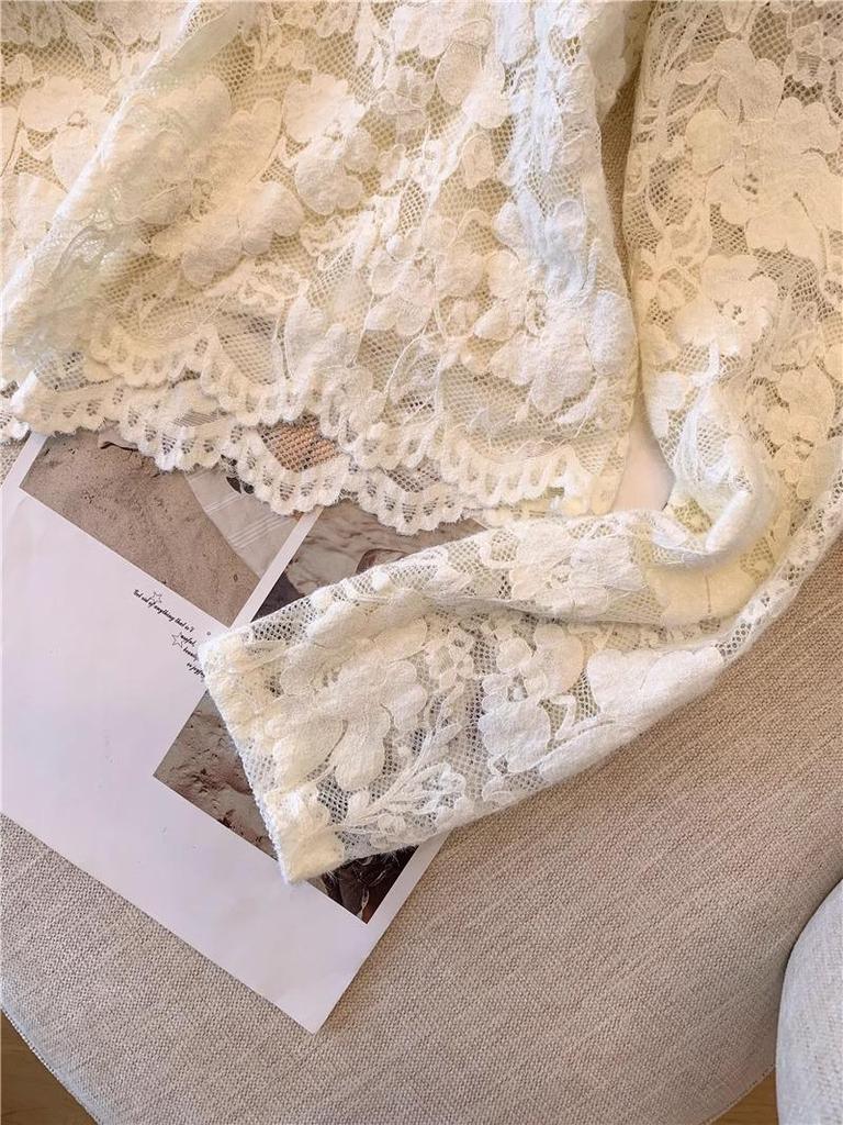 Women's Fluffy Lace Puff Sleeve V-Neck Top - Slimming Autumn/Winter Style