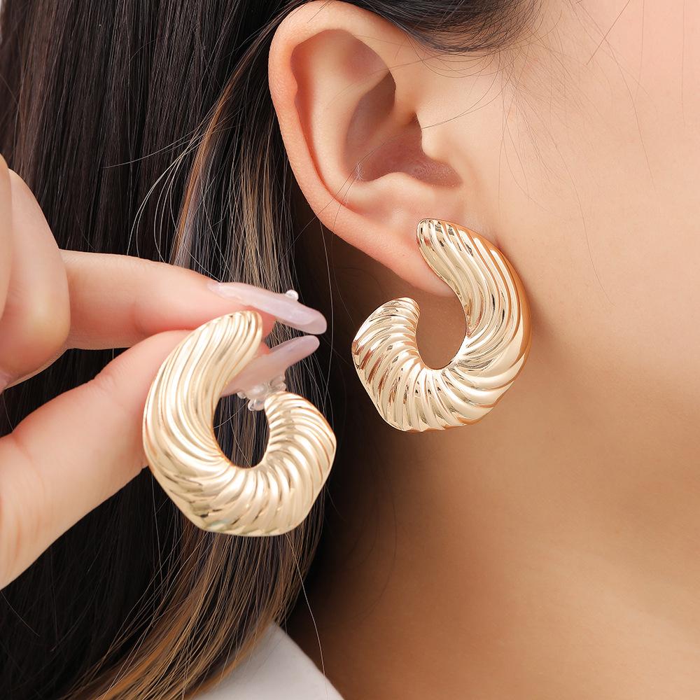 Elegant High-End Retro Texture Metal Stud Earrings for Women
