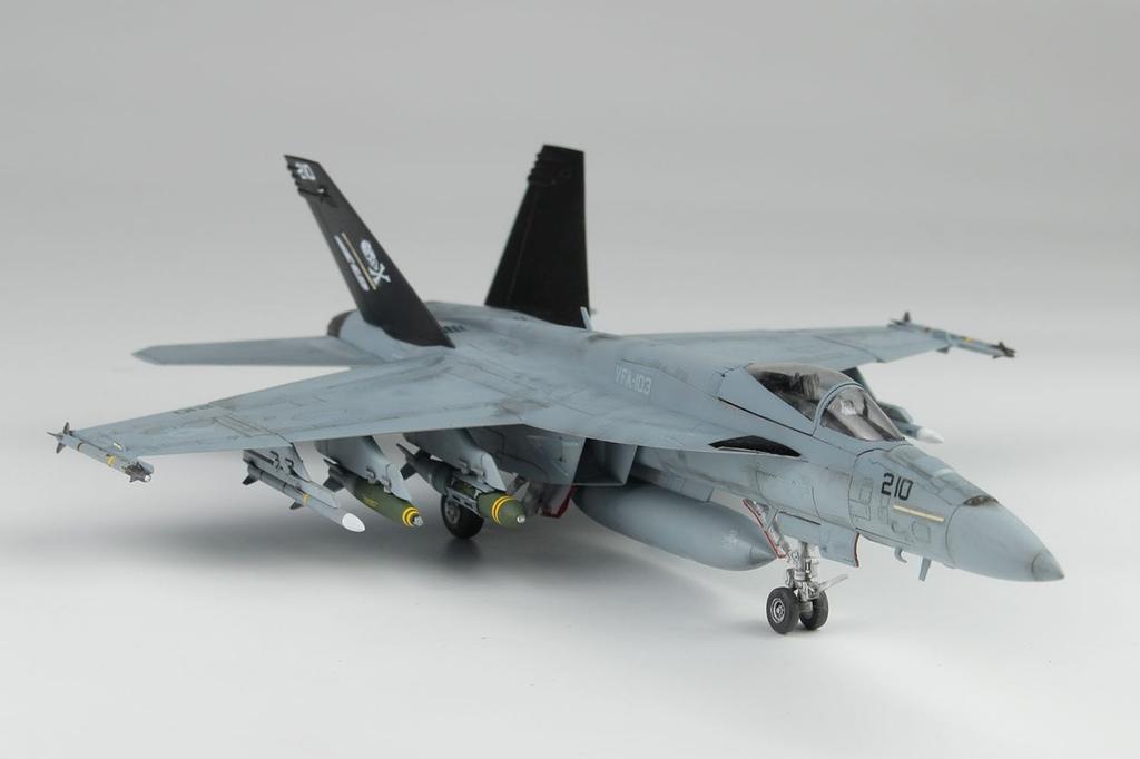 Platz American Fighter Super Hornet Jolly Rogers Plastic Model 1/72 Carrier-Based F/A-18E VFA-103 AE-43 (Airplane)