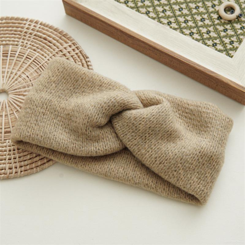 Korean-style hair accessory, vintage chic autumn and winter knitted cross headband, simple Mori girl versatile headband