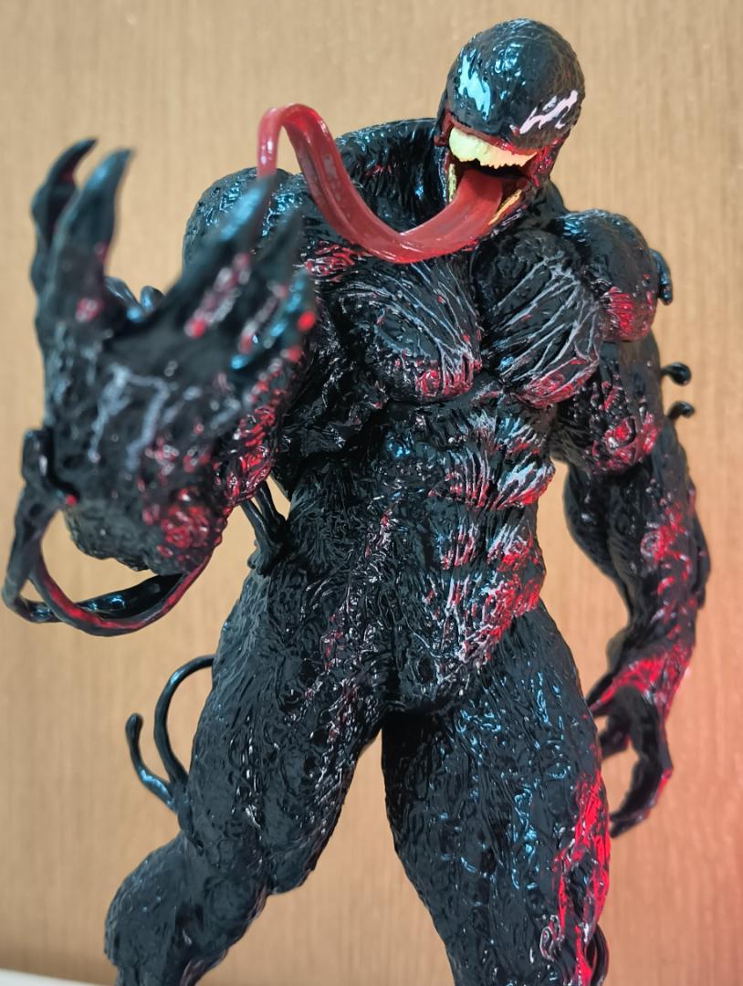 

[USED] Venom Marvel Venom figure model, approximately 30cm tall