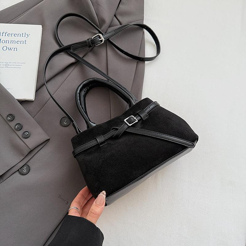 

Нишевая сумка 2025 осень новая темпераментная матовая замшевая портативная сумка-ведро для通勤 сумка-корзина для овощей сумка-мессенджер чёрный