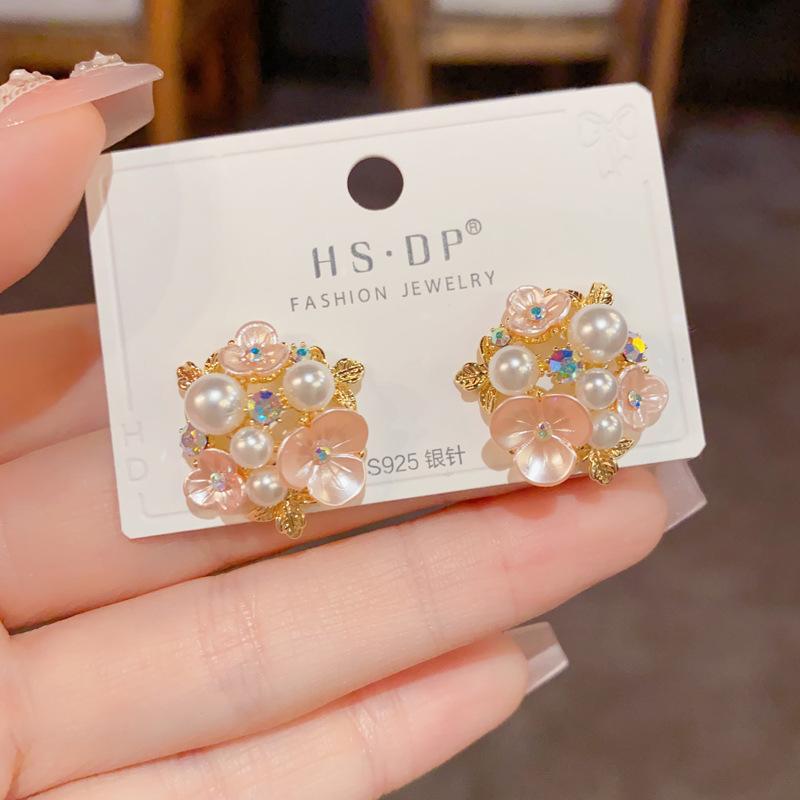 French Gentle and Versatile Flower Round Earrings Fashionable Design High Quality Earrings