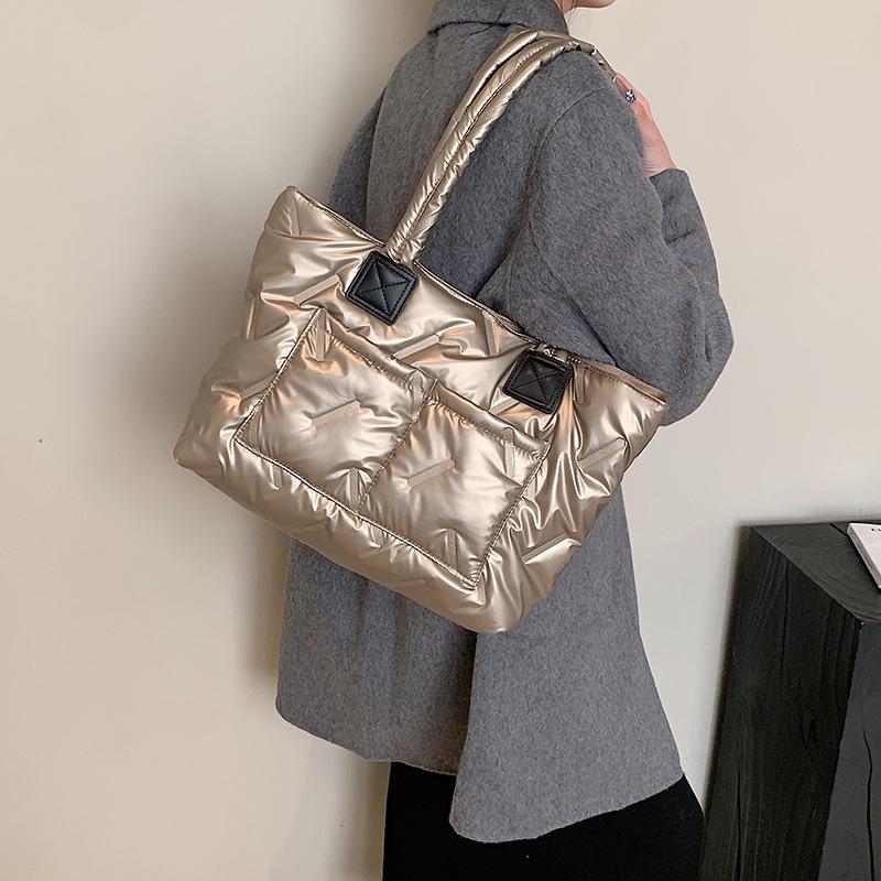 Mori ins daily commute fluffy contrasting color women's big armpit bag winter new literary shoulder handbag