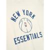 Fear of God Essentials Knicks x Barkley Hendricks 90er Jahre T-Shirt Elfenbein Unisex Oberteile Creme 125BH262208F