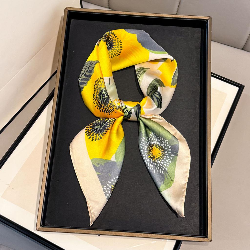 Spring retro printed silk scarf women's fashionable simple contrasting color large square scarf high-end atmosphere imitation silk square scarf