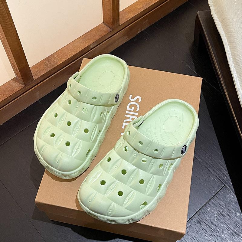 Baotou hole shoes female cute new non-slip summer wear breathable deodorant eva beach slippers