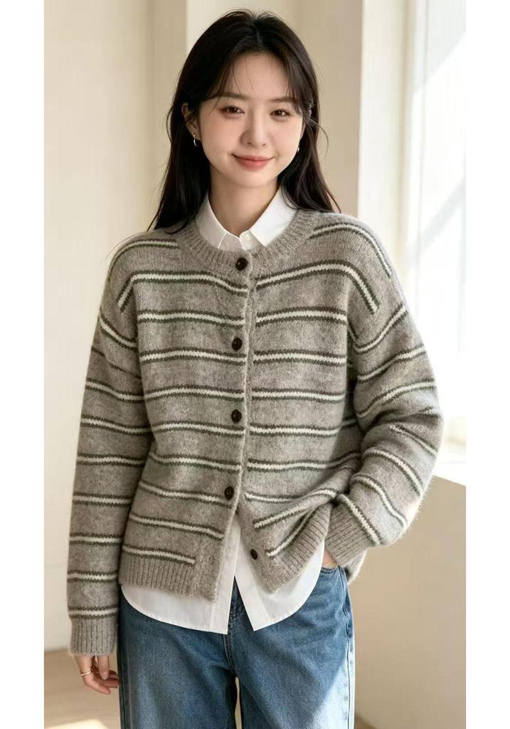 Striped Round Neck Women's Knit Cardigan - Autumn/Winter Loose Fit Sweater Coat