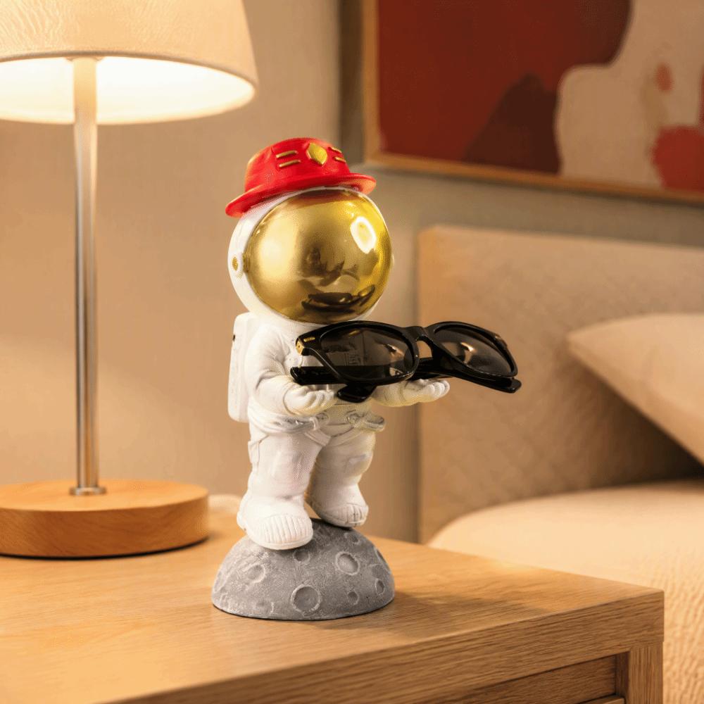 Resin Astronaut Glasses Holder White Creative Sculpture Stand Desk Glasses Organizer For Bedroom
