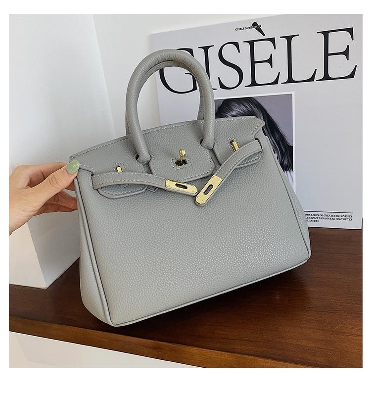 Large Kelly Bag: Retro European-American Light Luxury Women's Crossbody Handbag