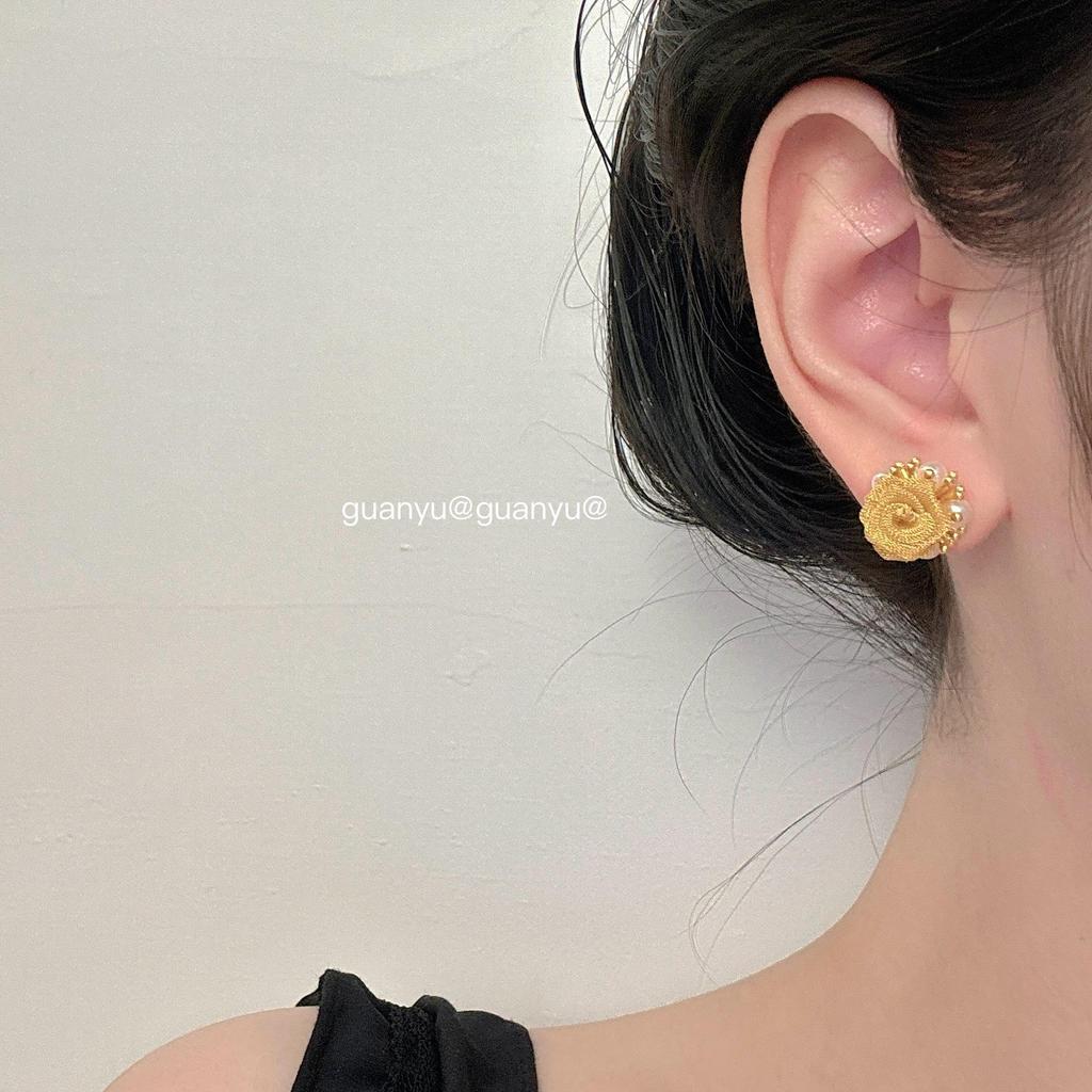 Exquisite Lace Metal Pearl Flower Earrings: Sweet, Cute, and Versatile for Women's Fashion