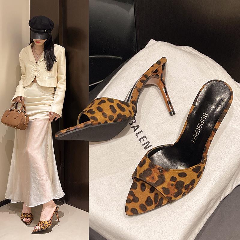 New Luxury Peep Toe Patent Leather Slippers Sexy Pointed Toe Stiletto Slip On Leopard Print Women Sandals Open Toe Heels