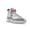 Paris Saint-Germain x Air Jordan Jumpman Two Trey Paname Herren-Sneaker Weiß Bimsstein Leuchtendes Karmesinrot DX6551-104